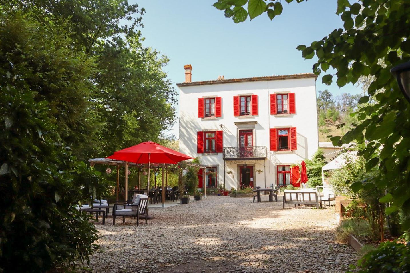 Domaine Des Lilas Saint-Germain-Lembron Exterior foto